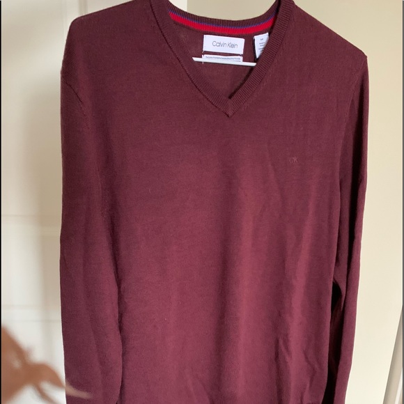 Brand new Calvin Klein v-neck wool sweater - Picture 3 of 11